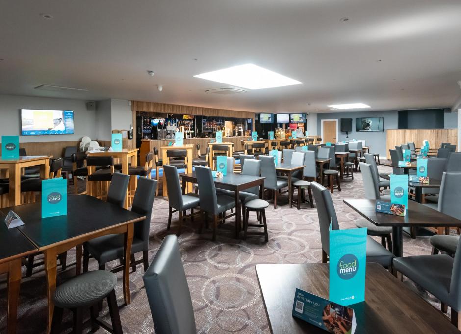 Woolacombe Sands Holiday Park Clubhouse Bar