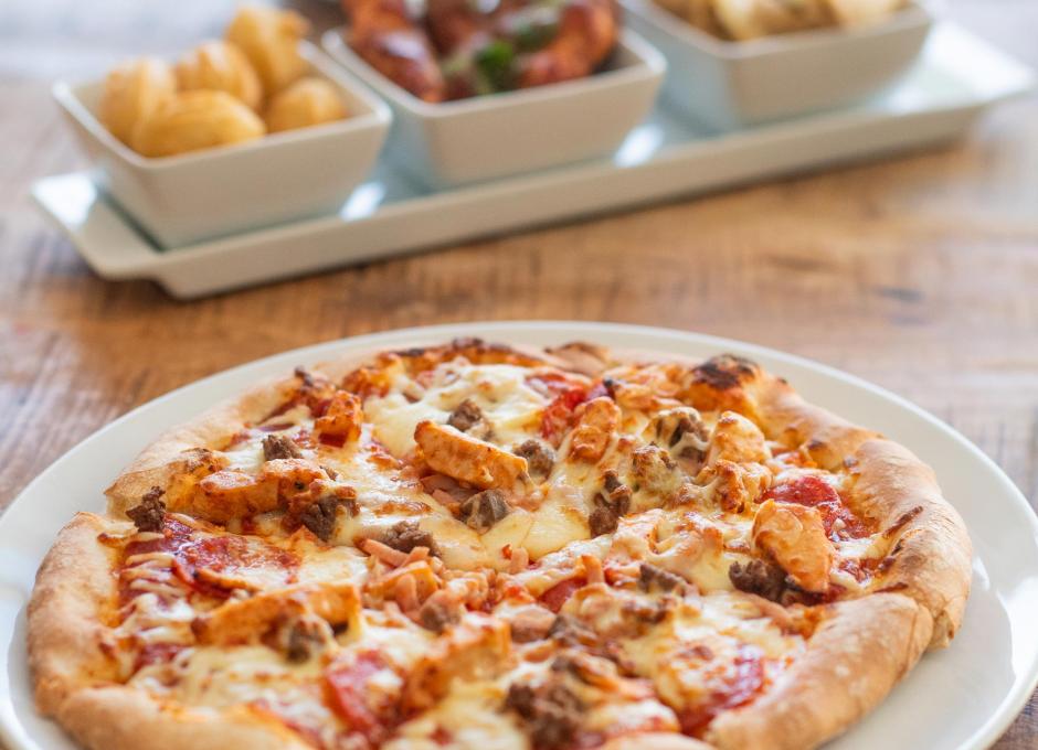 Woolacombe Sands Holiday Tapas & Pizza in the Clubhouse Bar