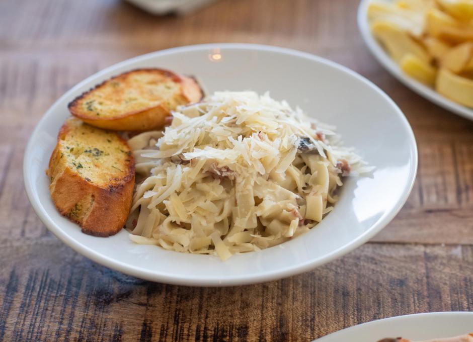 Woolacombe Sands Holiday Pasta Dish in the Clubhouse Bar